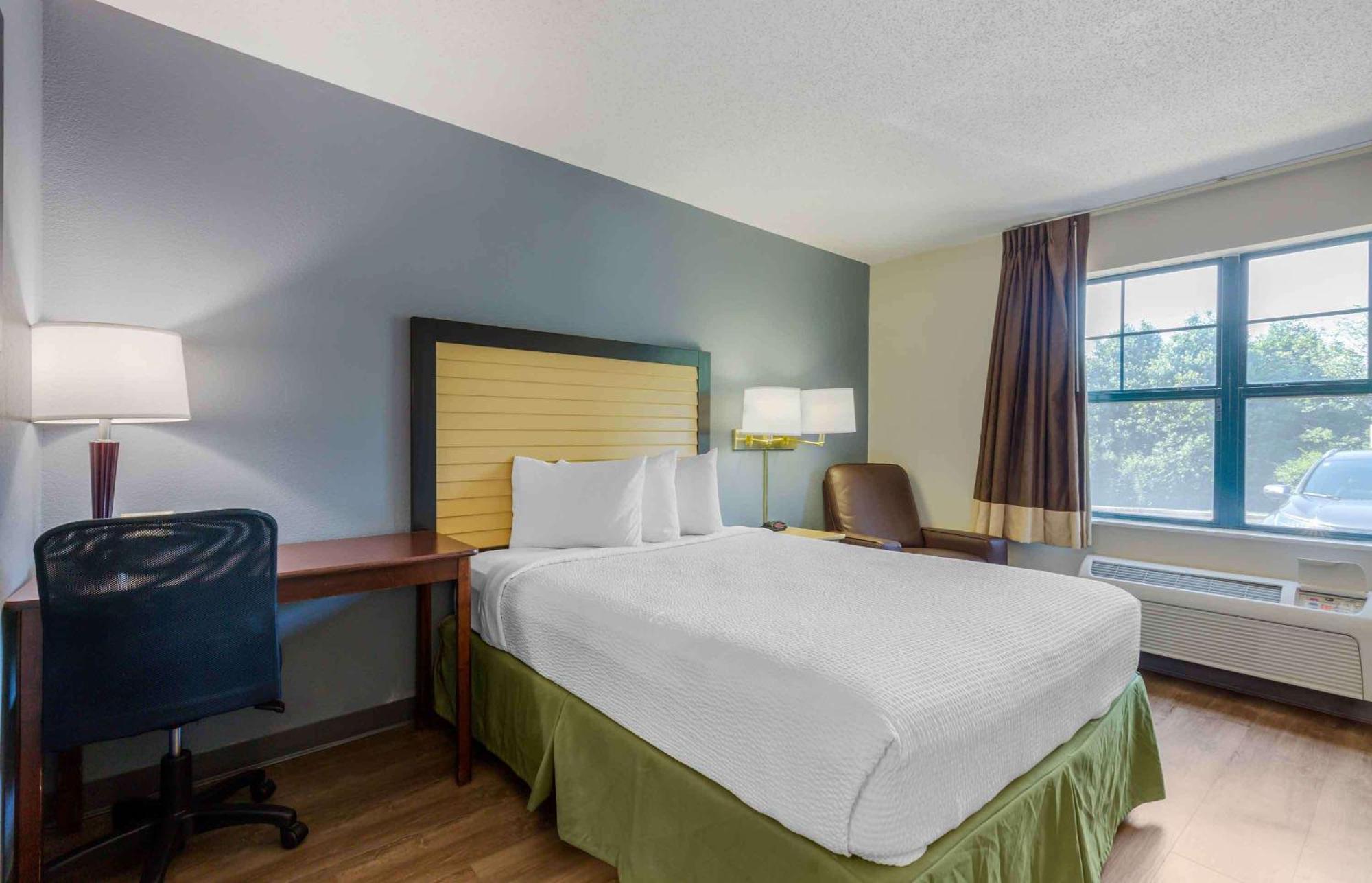 Extended Stay America Suites - Washington Dc Germantown Milestone Exterior photo