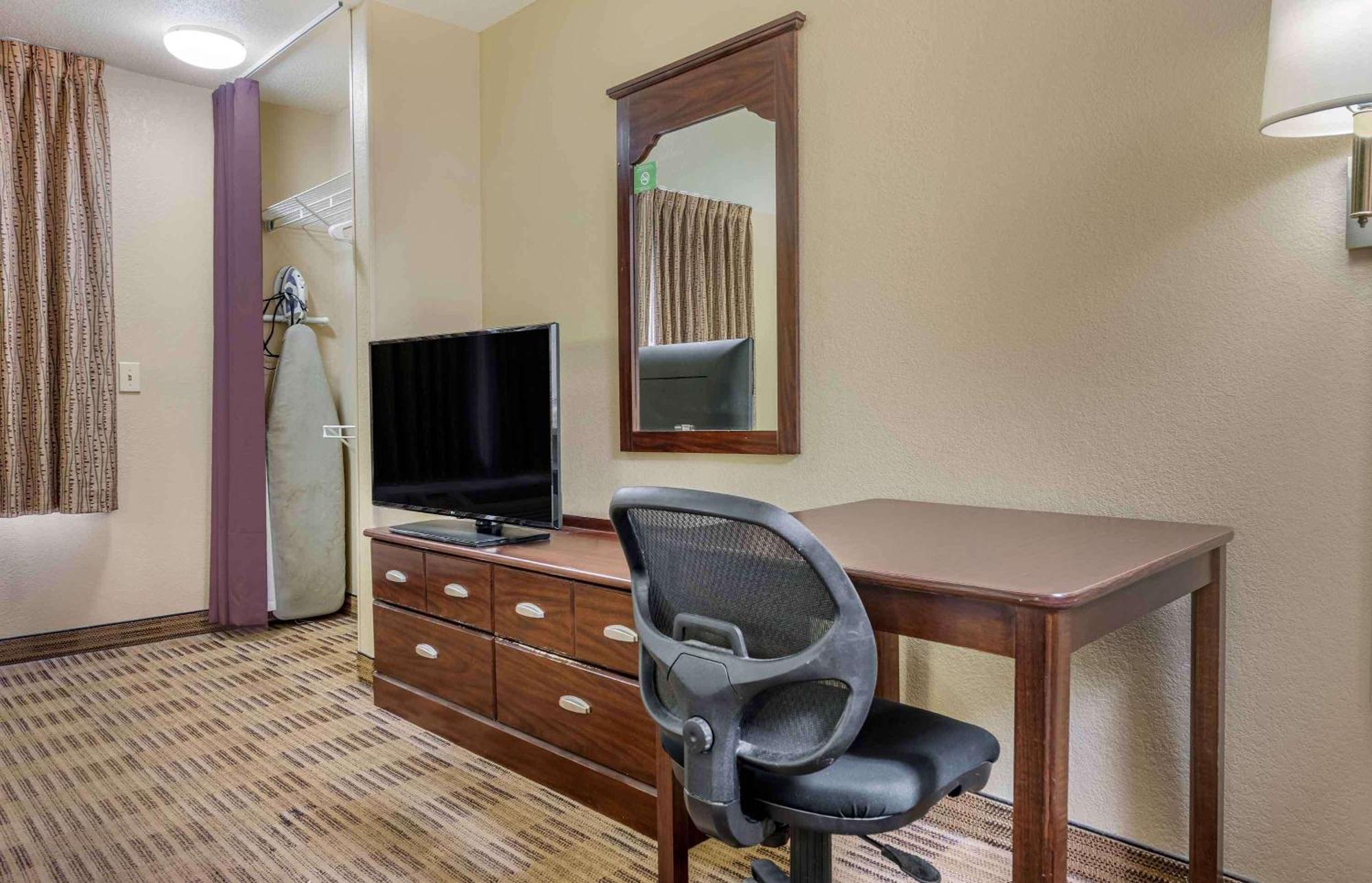 Extended Stay America Suites - Washington Dc Germantown Milestone Exterior photo