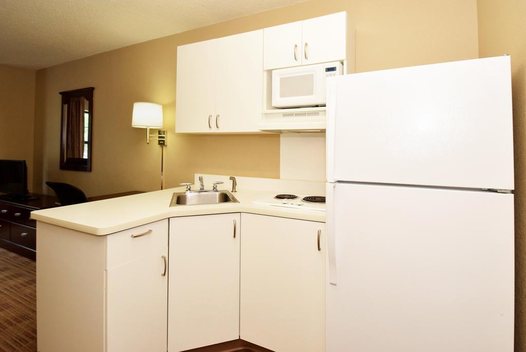 Extended Stay America Suites - Washington Dc Germantown Milestone Exterior photo